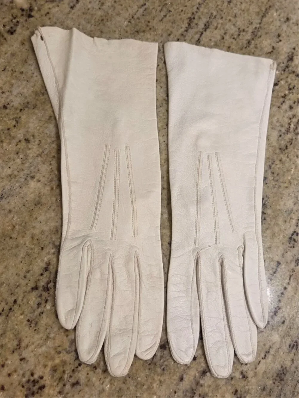 Vintage Womens Size S Off-White Leather Formal Gloves 10.5